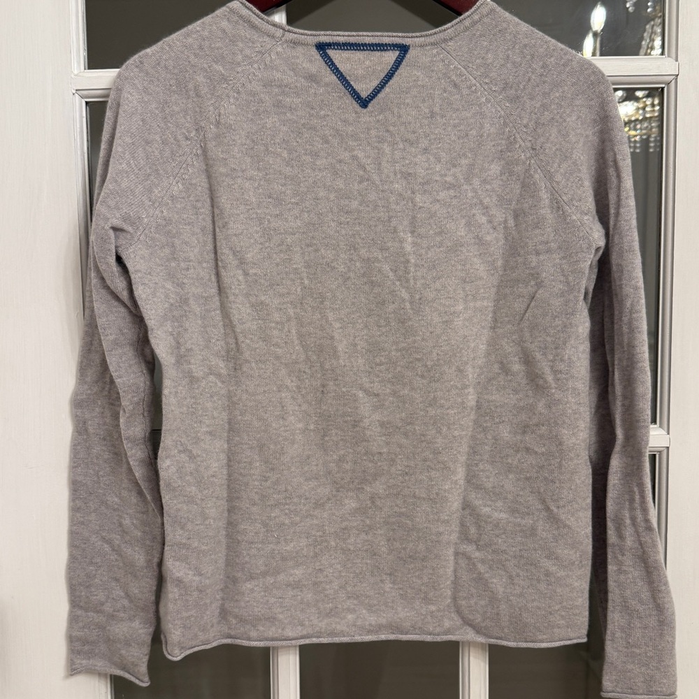 LISA TODD Women's Gray 100% Cashmere Sequin Peace Sign Sweater Size S - Picture 2 of 4